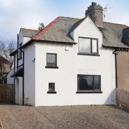 Grange Cottage, Nr Cartmel Racecourse Flookburgh